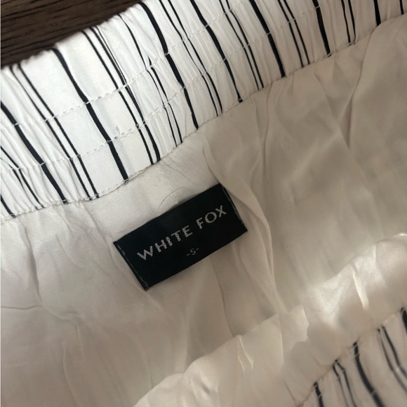 White Fox Boutique Walking Out Striped Pants White Size Small - Picture 10 of 12